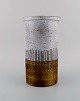 Mari Simmulson (1911-2000) for Upsala-Ekeby. Cylindrical vase in glazed 
ceramics. Mid-20th century.
