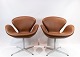 Et par Svane stole, model 3320, designet af Arne Jacobsen i 1958 og fremstillet 
af Fritz Hansen.
5000m2 udstilling.