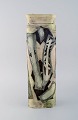 Europæisk studio keramiker. Unika vase i glaseret lertøj med håndmalede 
abstrakte motiver. 1960/70