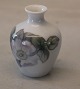 173-395 Kgl. Vase med frugt blomst 8.5 cm Kongelig Dansk Porcelæn