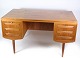 Skrivebord - Teaktræ - AP møbler Svenstrup - Dansk Design - 1960
 
Flot stand
