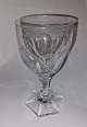 Wine glass in crystal on a hexagonal foot