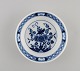 Sjælden Meissen skål i håndmalet porcelæn dekoreret med eksotisk fugl i kinesisk 
stil. Sent 1800-tallet.
