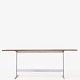 Roxy Klassik præsenterer: Arne Jacobsen / Fritz Hansen'Shaker' spisebord med plade i teak og stel af stål.1 ...