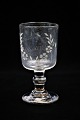 K&Co. præsenterer: Antikt fransk mundblæst Souvenir glas med skrift og blomster motiver H:14cm. Dia.:7cm. ...