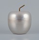 L'Art præsenterer: Ettore Sottsass for Rinnovel, Italien. Isspand i aluminium og messing udformet som et æble. ...