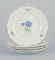L'Art præsenterer: Meissen, et sæt på tre middagstallerkner i porcelæn.Håndmalet med blomstermotiver.