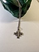 Stentoft Antik præsenterer: Jerusalem Gamle sølv kors sammen med halskæde