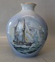 Klosterkælderen 
presents: 
B&G 
8874-5506 
Windjammer Vase 
24.5 x ca 21 cm 
The Schooner 
Gladan in 
Northern Seas 
...