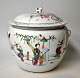 Pegasus – Kunst 
- Antik - 
Design 
presents: 
Famille 
rose, Chinese 
food bucket, 
19th century.
