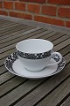 Antikkram 
presents: 
Bella 
Black by 
Pillivuyt 
French 
porcelain, 
settings cups 
and saucers.