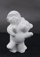 Stone Art hvid 
figur fra 
Marbell, 
Belgien. Barn 
med bamse