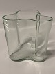 Alvar Aalto vase, transparent mundblæst glas. 
Måler: 9,8x11 cm.