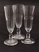 Middelfart 
Antik presents: 
Set of 3 
French 
champagne 
glasses