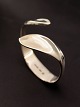 Middelfart 
Antik 
præsenterer: 
GEORG 
JENSEN Hans 
Hansen des. 
Bent Gabrielsen 
armring