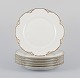 L'Art 
præsenterer: 
Et sæt på 
seks "Haviland" 
middagstallerkener 
af porcelæn.