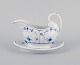 L'Art 
præsenterer: 
Royal 
Copenhagen 
Musselmalet 
Riflet (Blue 
Fluted Plain).
Antik 
saucekande.