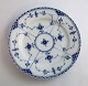 Lundin Antique 
præsenterer: 
Royal 
Copenhagen. 
Musselmalet, 
halvblonde. 
Tallerken. 
Model 573. 
Diameter 19 cm. 
(3 ...