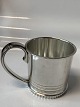 Antik Huset 
præsenterer: 
Børnekrus 
Sterling sølv 
Designed by 
A.F. Rasmussen
Højde 6,5 cm.