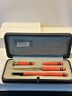 Stentoft Antik 
präsentiert: 
Art Deco 
Schreibset, aus 
den 1930er 
Jahren, Set 
besteht aus 
einem Stift, 
einem ...