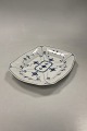 Danam Antik 
præsenterer: 
Royal 
Copenhagen 
Musselmalet 
Riflet Skål No 
359