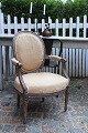 K&Co. 
præsenterer: 
Et par 
fransk 1700 
tals ( ca. 1780 
) Louis XVI 
armstole med 
rest af gråblå 
original 
farve...
