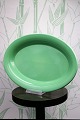 Ursula fajance oval serverings fad fra Royal Copenhagen designet af Ursula 
Munch-Petersen med lys grøn glasur. 621..