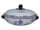 East Indies
Small round lidded bowl 17.5 cm.