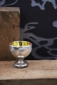 K&Co. 
præsenterer: 
Antik 1800 
tals lille skål 
på fod i 
fattigmandssølv 
/ Mercury 
glass...