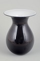 Peter Svarrer for HolmegaardVase “Shape”, slutningen ...
