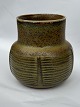 Reutemann Antik 
præsenterer: 
Gerd 
Bøgelund: Royal 
Copenhagen vase 
i solfatara 
glasur