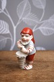 K&Co. præsenterer: Royal Copenhagen Pixie nisse i porcelæn , nr.762.Nisse med krammerhus.