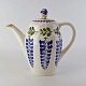 Kinnerup Antik & Porcelæn præsenterer: Aluminia kaffekande634Blåregn21 cm