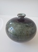 Adagio præsenterer: Berndt Friberg - buttet vase i stentøj.