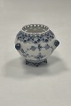 Danam Antik præsenterer: Royal Copenhagen Musselmalet Helblonde med guldkant Lille Vase No 1043