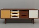 Lundin Antique præsenterer: flot lav teak skænk med vendbare låger, designet af Bruno Hansen. JP Design. ...