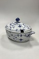 Danam Antik præsenterer: Royal Copenhagen Musselmalet Riflet Oval Terrin No. 214