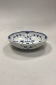 Danam Antik præsenterer: Royal Copenhagen Musselmalet Halvblonde Skål No. 512