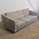 Kinnerup Antik & Porcelæn præsenterer: 3 personers sofa209 cm