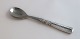Lundin Antique præsenterer: Lotus. Sølv (830). Æggeske med stål. Længde 12,5 cm.