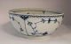 Lundin Antique präsentiert: Königliches Kopenhagen. Musselmalet Halbspitze.Große Salatschüssel. Modell 631. ...