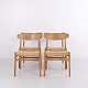 Osted Antik & Design præsenterer: Hans J. Wegner CH23 Spisebordsstole i Egetræ med Fletsæde fra Carl Hansen & ...