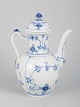L'Art præsenterer: Royal Copenhagen Musselmalet Riflet, kaffekande.