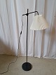 Antik Pjot præsenterer: Gulvlampe Kr. 600,-