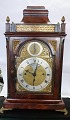 Lundin Antique præsenterer: Eardley Norton, London (1762-1794). Engelsk mahogni lygteur med musik, kvarterslag ...