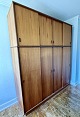 Moster Olga - Antik og Design præsenterer: Stort klædeskabTeak*3800kr