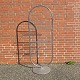 Kinnerup Antik & Porcelæn præsenterer: ButiksinventarMagasinholder160 cm