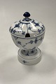 Danam Antik præsenterer: Royal Copenhagen Musselmalet Riflet Marmelade Krukke med Låg No. 2124