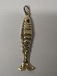 Antik Huset præsenterer: 14 karat guld. Fisk med røde sten. Charms / Vedhæng.Højde 4,0 cm.