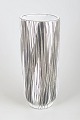 L'Art præsenterer: Mari Simmulson for Upsala-Ekeby, vase model 4086.